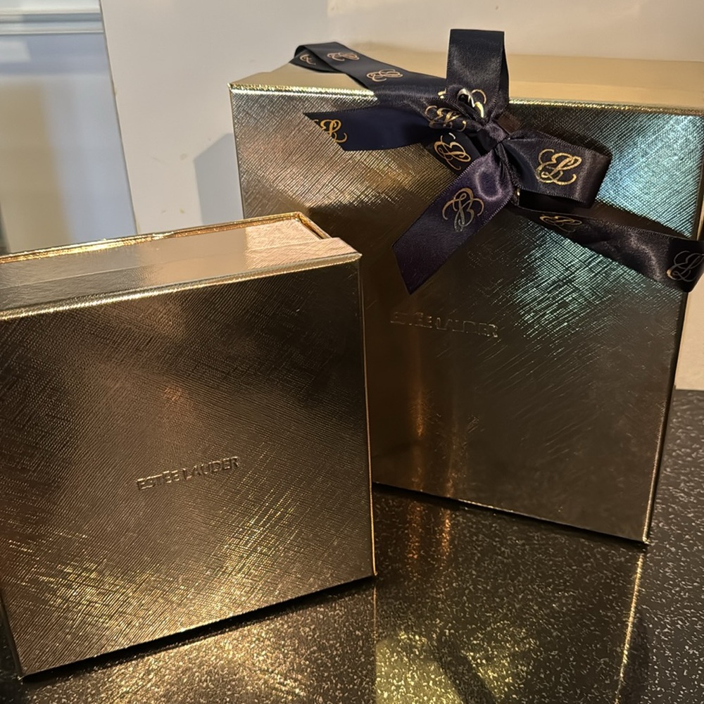 Estée Lauder packaging boxes - Picture 3 of 6